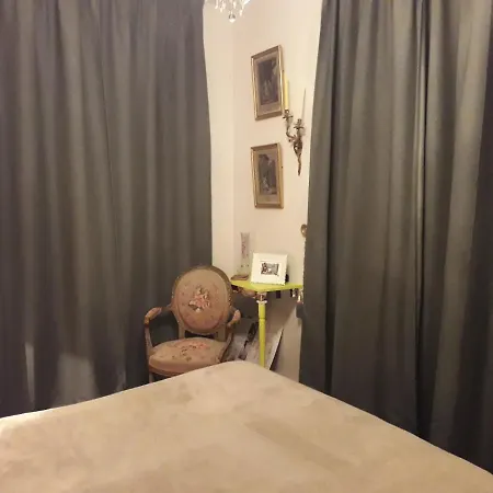 Проживание в семье Tres Bel Dans Un Ancien Particulier Centre *