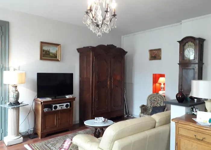 Δωμάτια σε οικογενειακή κατοικία Tres Bel Dans Un Ancien Particulier Centre